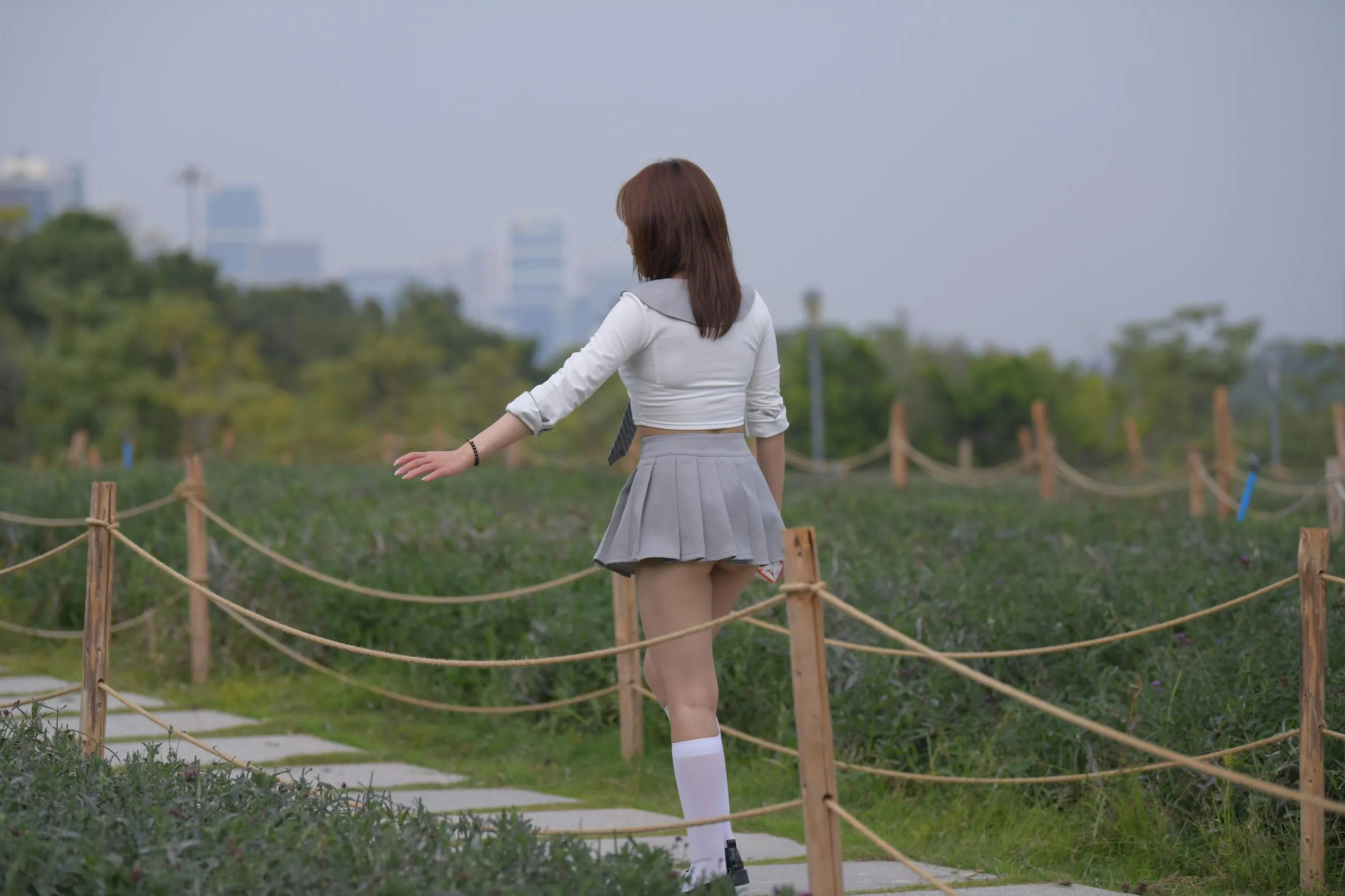 [魔镜街拍] NO.095 性感动人的小百褶裙美女 [763P]插图6
